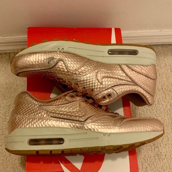 NIKE ROSE GOLD AIRMAX 1 CUT OUT PRM - Picture 5 of 8